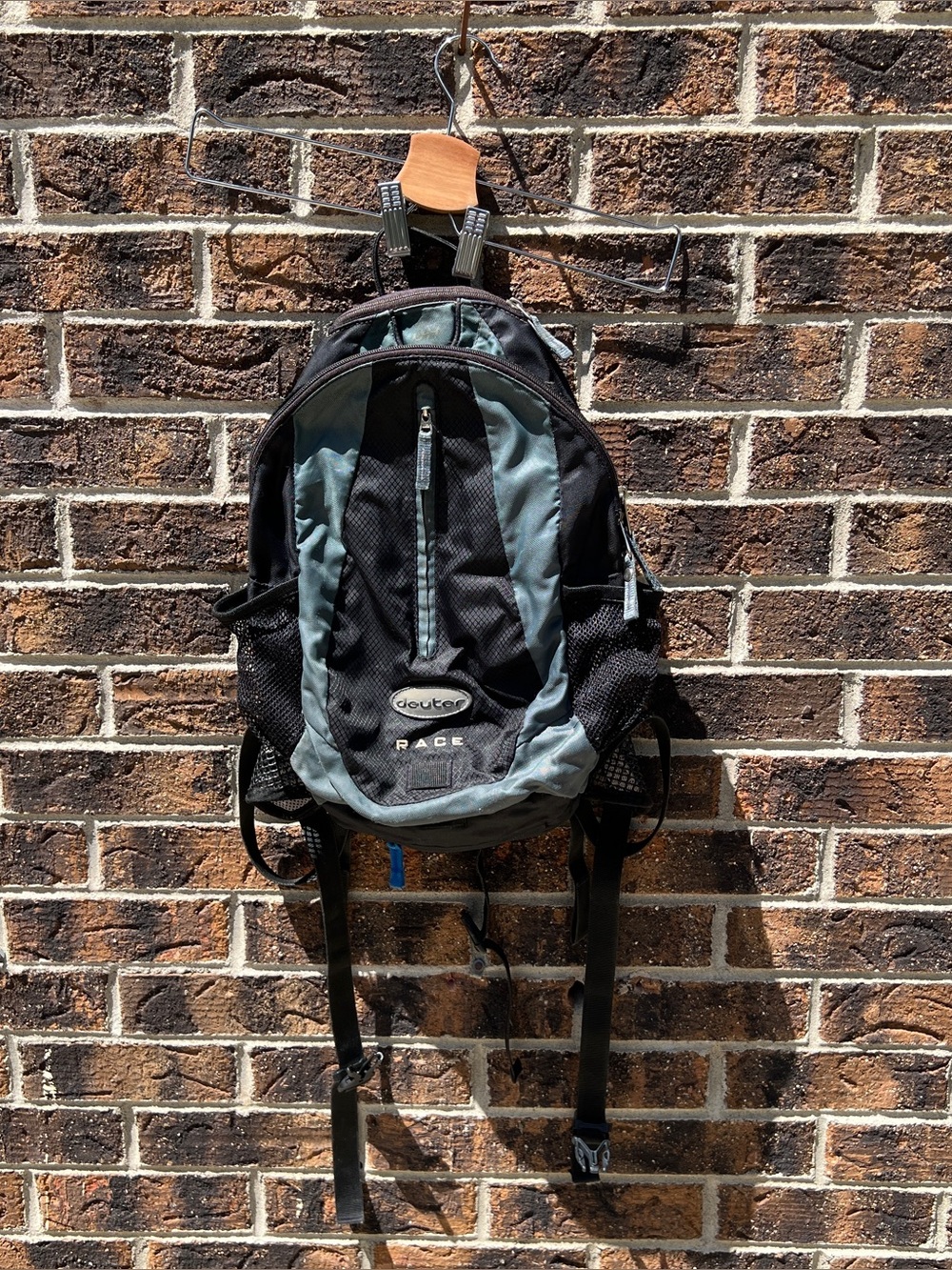 Deuter - Race Men's Backpack - Black and Gray